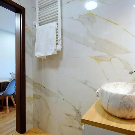 Comfortable Homes With Terraces, בית נופש