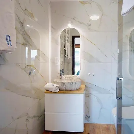 Comfortable Homes With Terraces, בית נופש