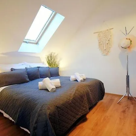 Comfortable Homes With Terraces, * מילנקו