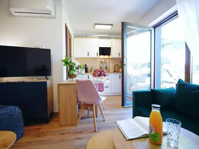 Comfortable Homes With Terraces, Nyaraló *